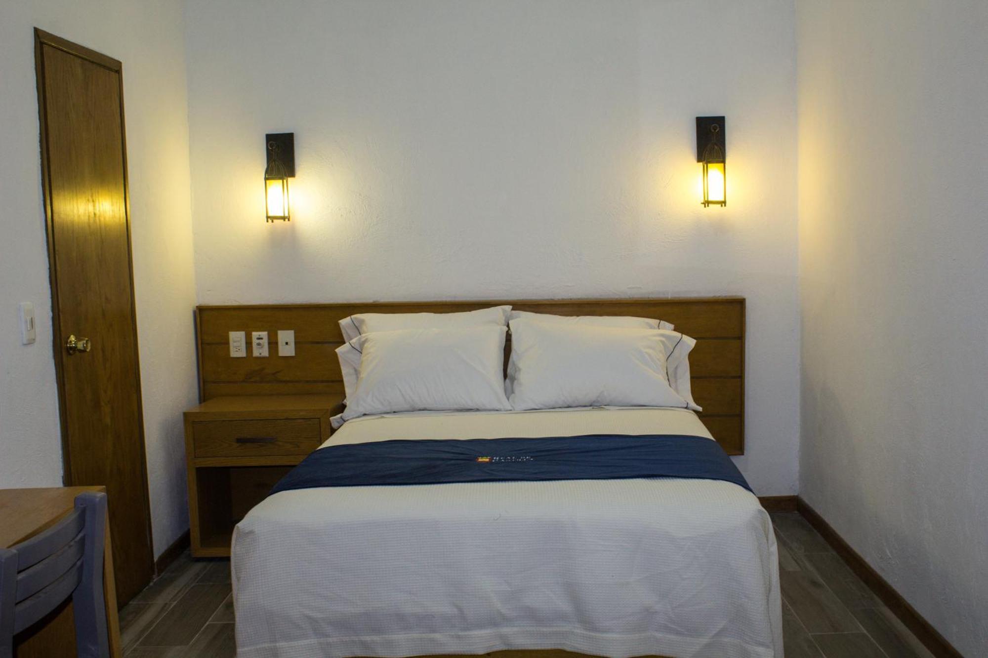 Hotel Real De Castilla Colonial غوادالاجارا الغرفة الصورة