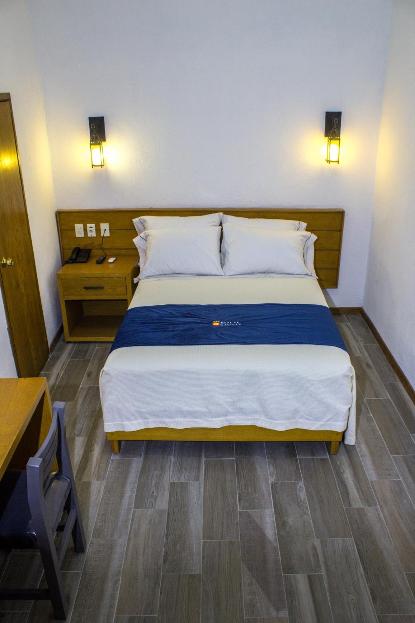Hotel Real De Castilla Colonial غوادالاجارا الغرفة الصورة